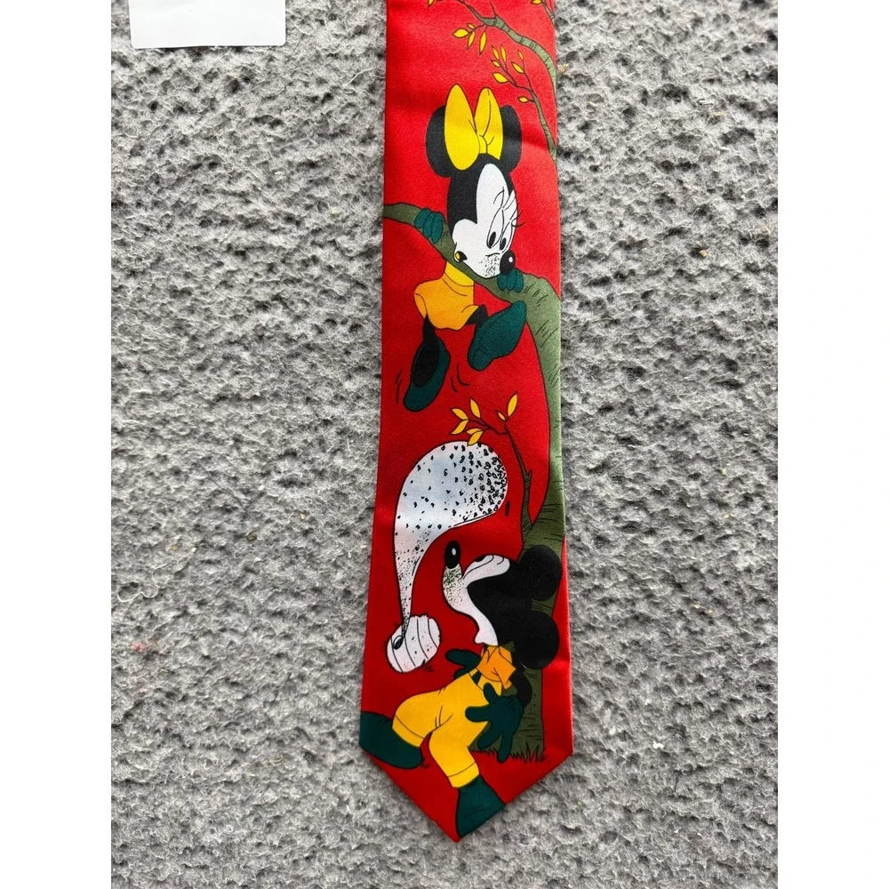 Vega Collection Disney Mickey Mouse & Minnie Mouse Graphic Neck Tie Red 60